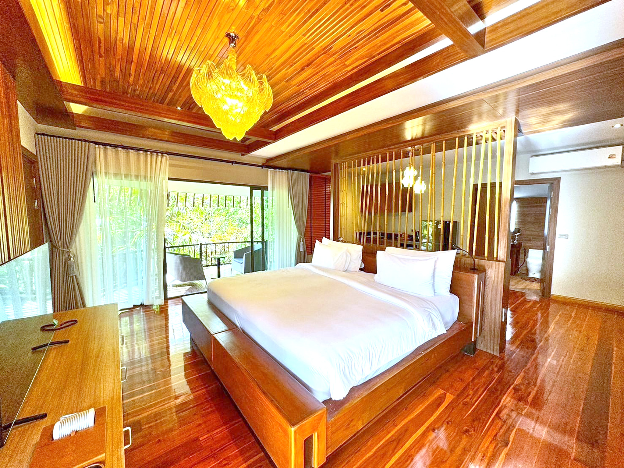 Cabin_Deluxe_1