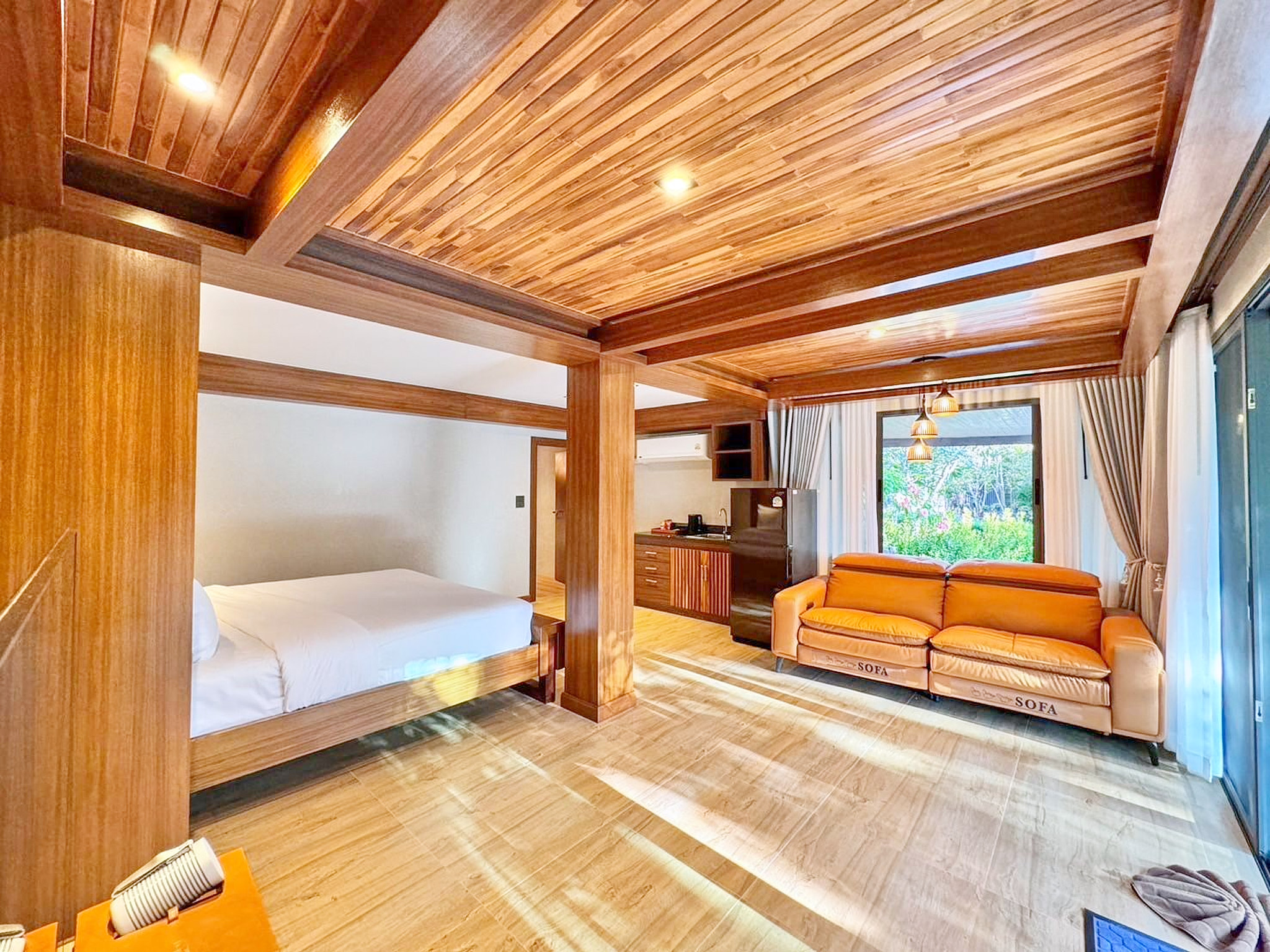 Cabin_Deluxe_4